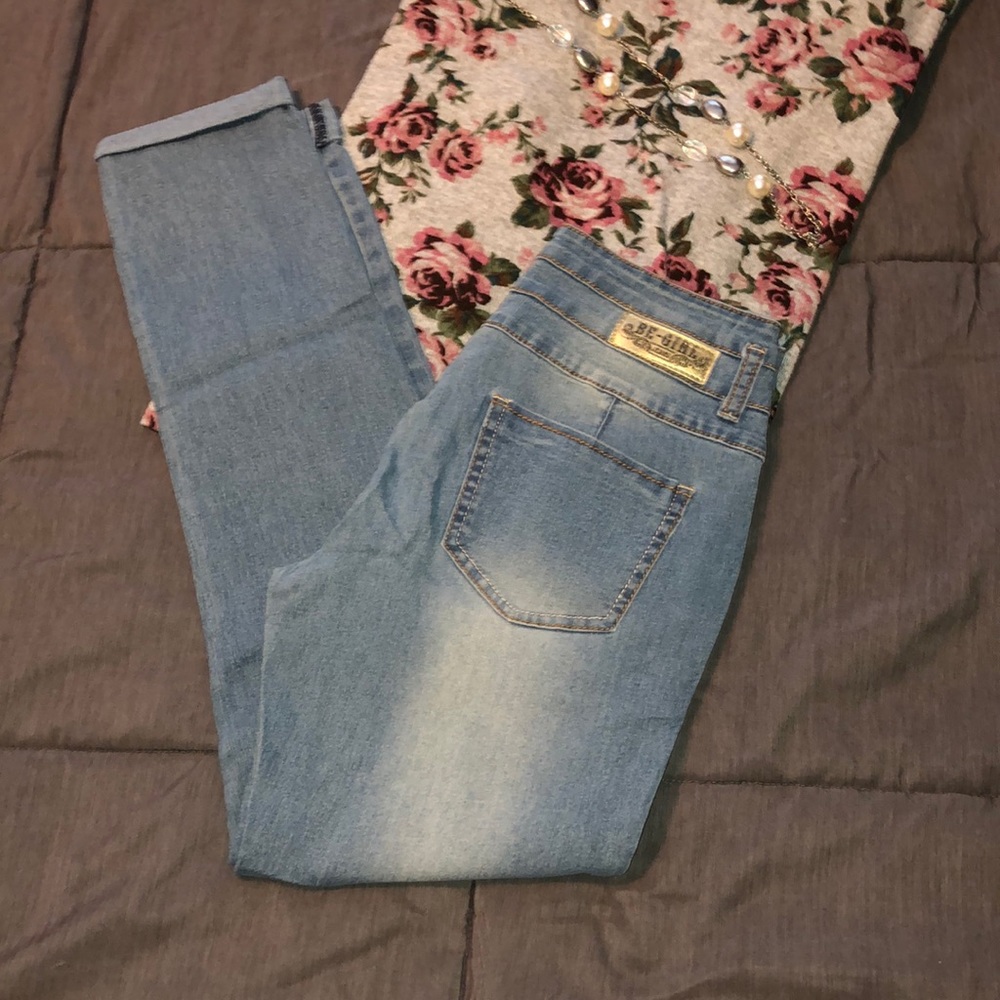 Light wash skinny jeans
